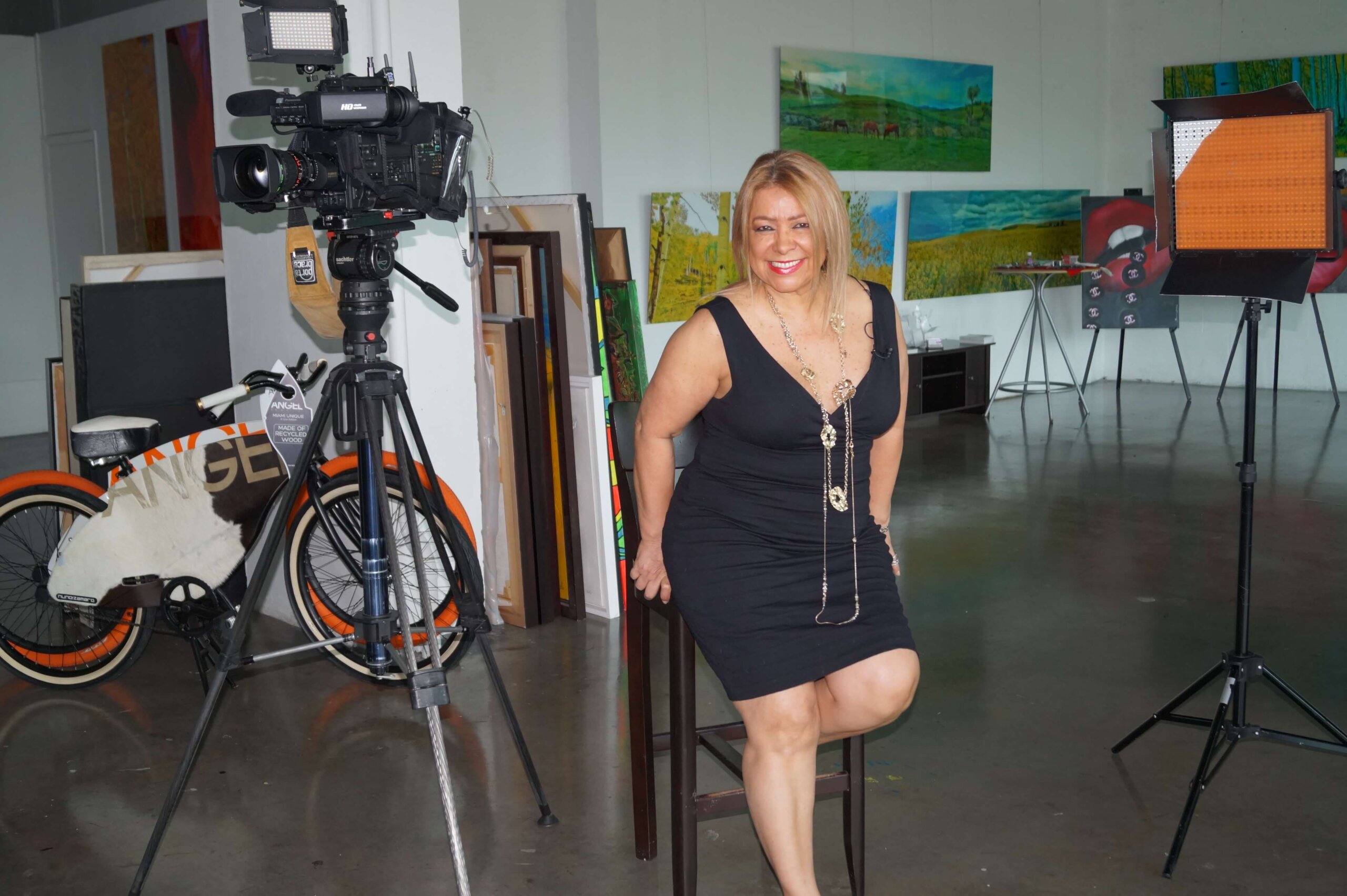 Nina Torres Fine Art at “Rostros de Nuestra Ciudad” Telemundo 51